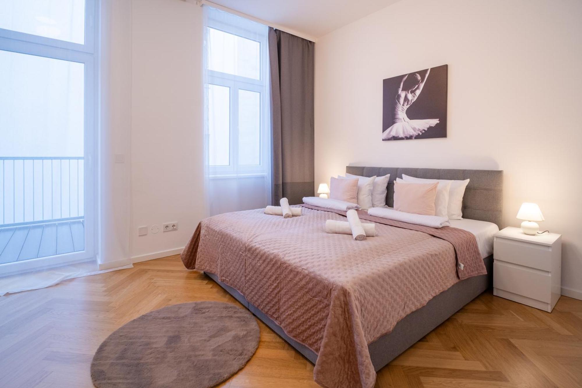 Home Sweet Home - Vienna Central מראה חיצוני תמונה